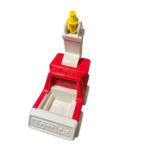 Bandai Tonka Fire Engine Red White Plastic Toy Truck With Movable Ladder - Picture 5 of 10